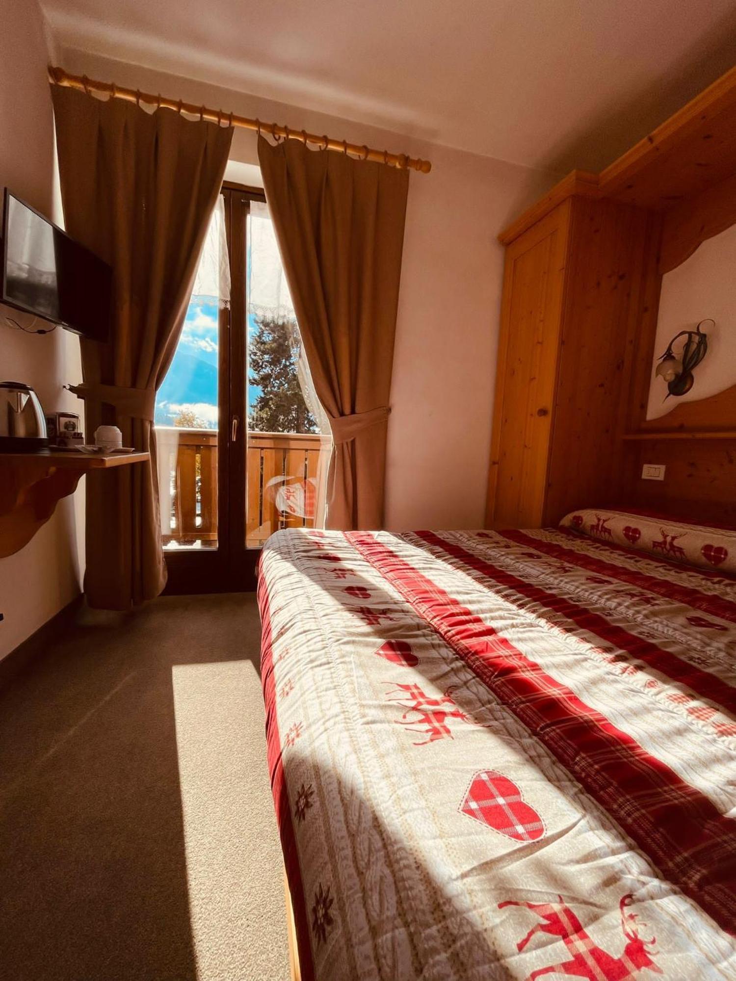 Bed and Breakfast Garni Bonsai Pinzolo Exterior foto