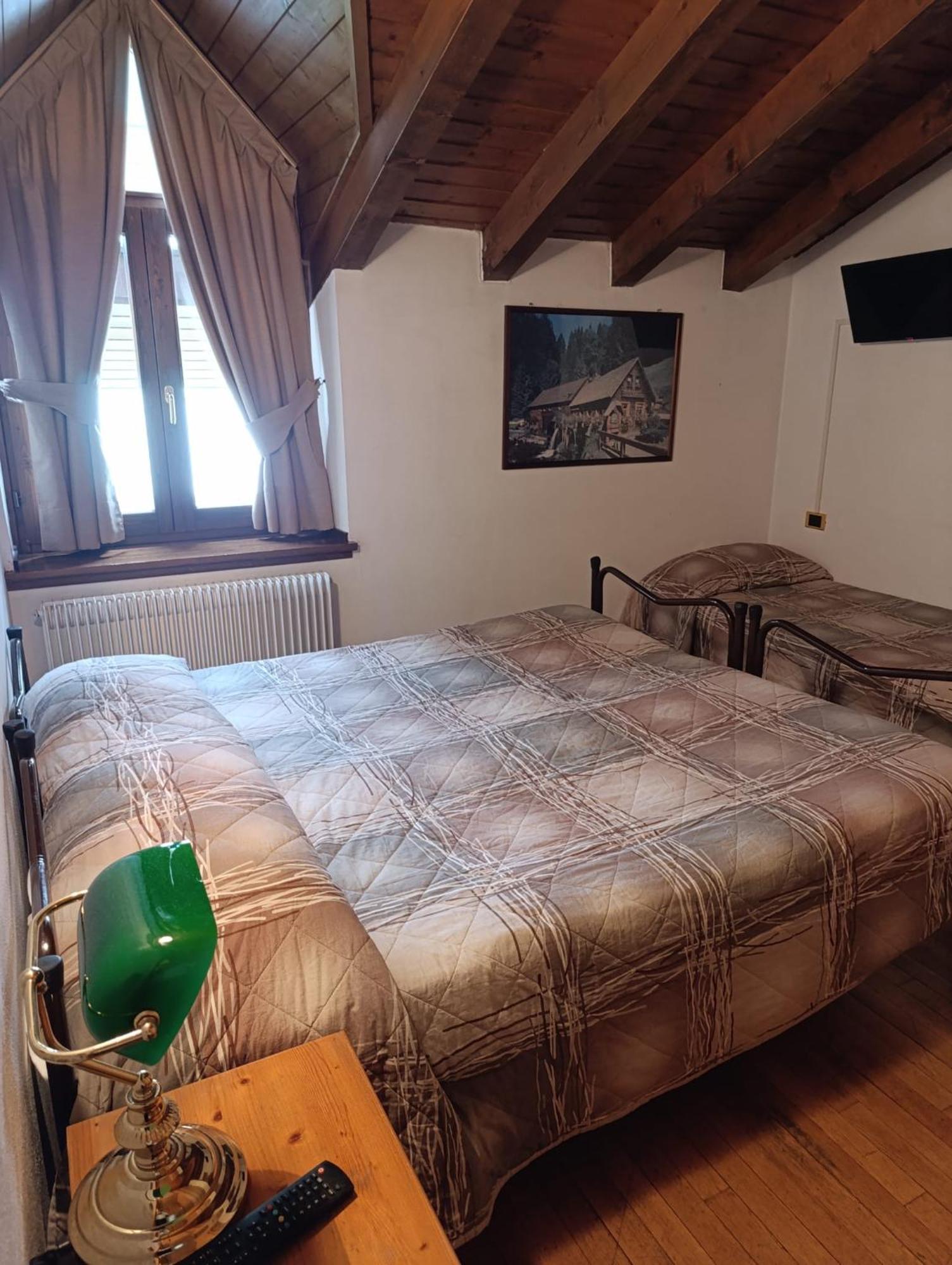 Bed and Breakfast Garni Bonsai Pinzolo Exterior foto