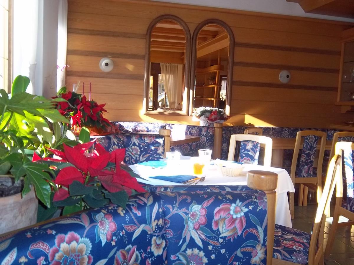 Bed and Breakfast Garni Bonsai Pinzolo Exterior foto